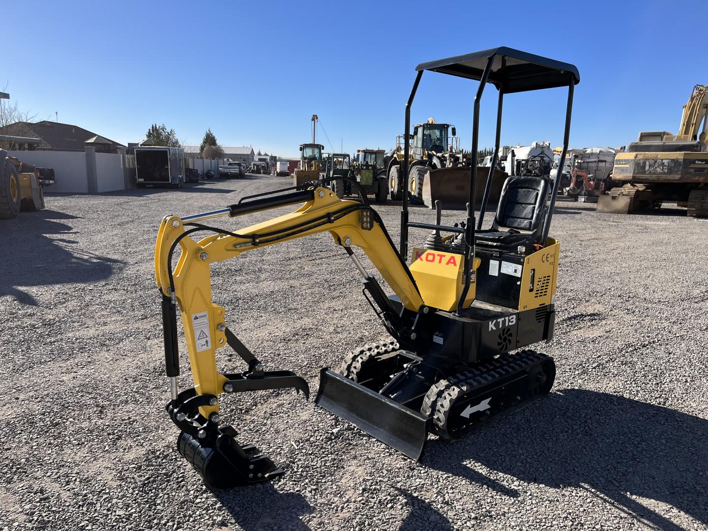 ./imagenes/INVOICE/2019/17384/MINIEXCAVADORA KOTA KT13 (4).JPG